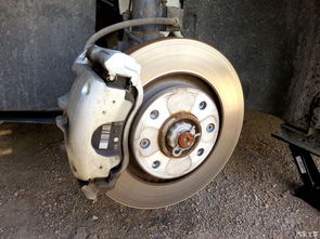 自己动手，安全无忧 一步步教你更换汽车前刹车片